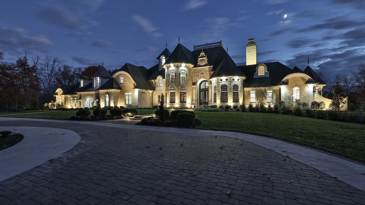 Indianola Hills, OH - This Indian Hill mansion was the most expensive home listing in 2024 - WLWT